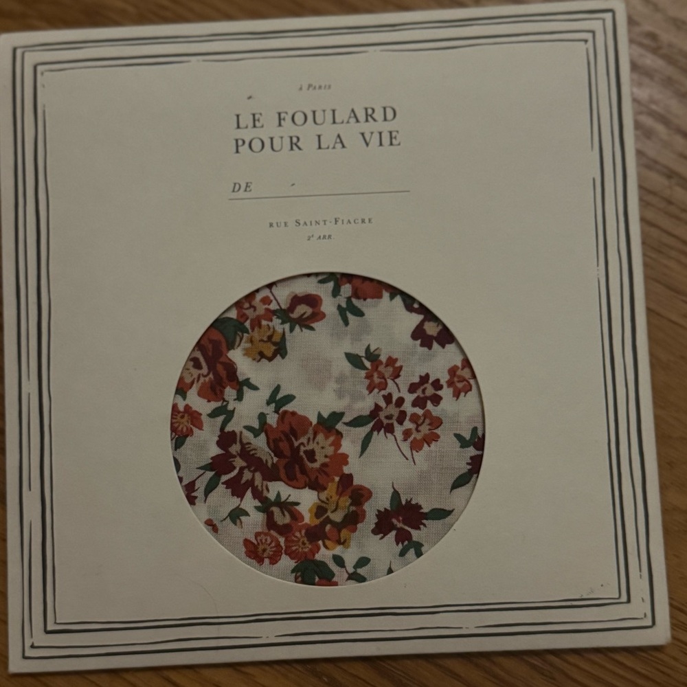 Sézane scarf🌺